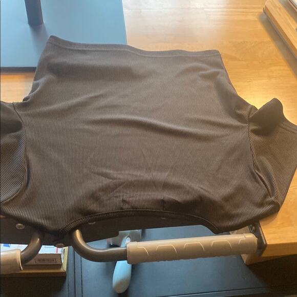 🔥 SALE!!  SHEIN Black Short Sleeve Crop T-Shirt - Picture 5 of 5